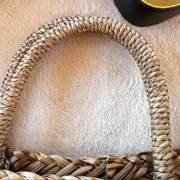 STEVE MADDEN STRAW TOTE BASKET BEACH BAG DOUBLE HANDLES GUITAR STRAP - Picture 6 of 9